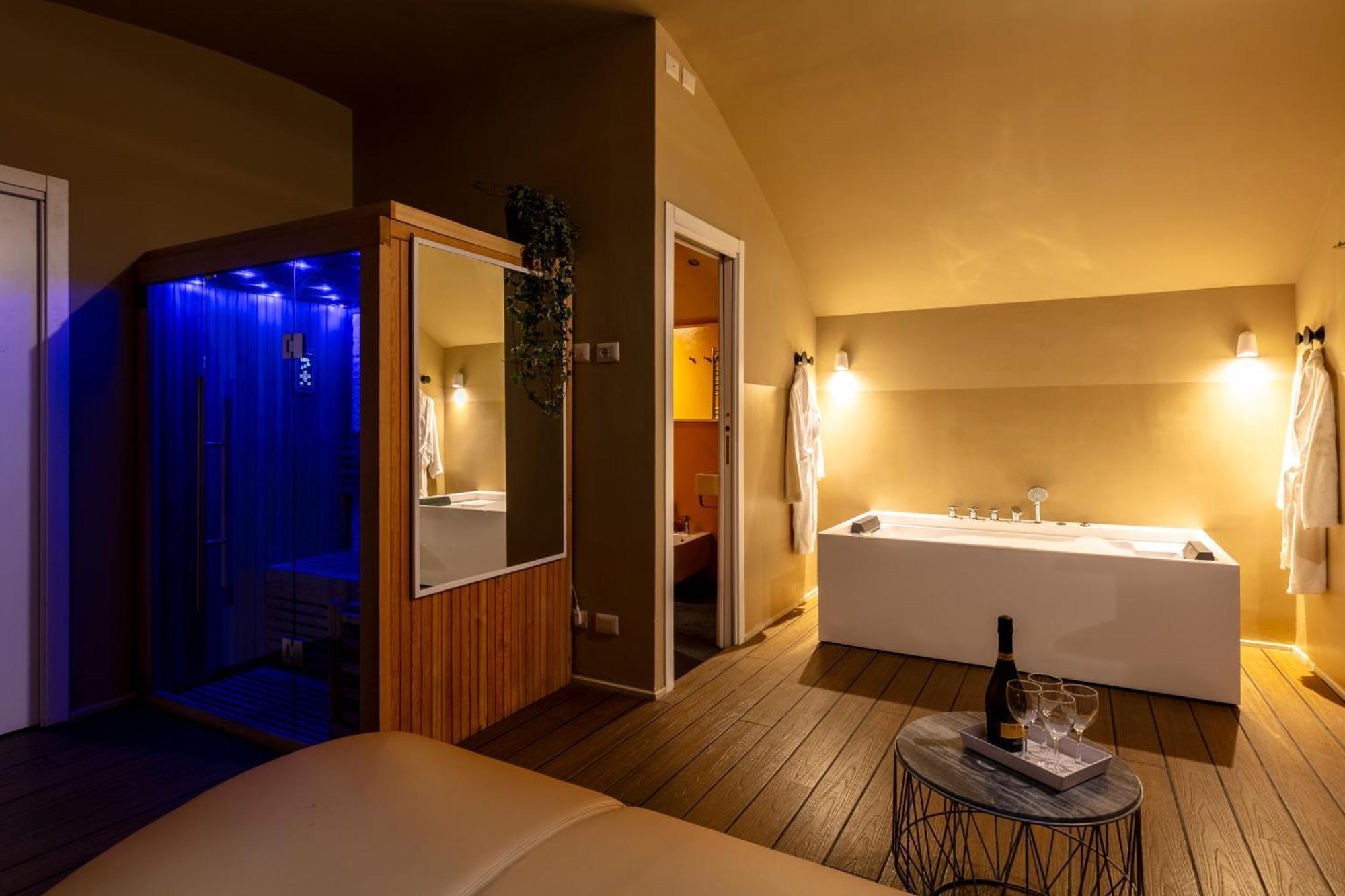 Romac Coronari With Gym, Sauna And Garden Екстер'єр фото